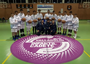 Jugadores y cuerpo técnico de la selección masculina infantil melillense.