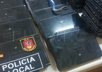 Detenidos dos menores por el robo  de 30 portátiles en el Anselmo Pardo