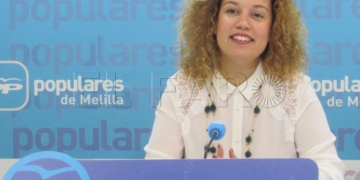 Moreno defiende que se están buscando soluciones al problema de los menores