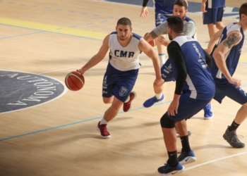 Jugadores de la primera plantilla del Melilla Baloncesto, en plena sesión de entrenamientos.