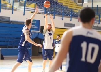 Durán, en un lanzamiento en el entrenamiento en el pabellón Imbroda Ortiz.