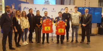 Momento de la presentación del patrocinio con la Real Federación Española de Balonmano.