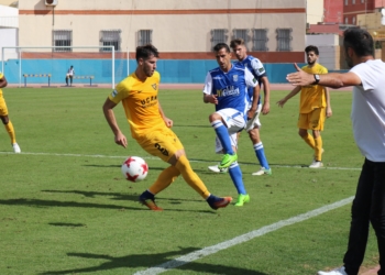 Imagen del partido entre murcianos y melillenses en la primera vuelta de la competición liguera.