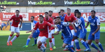La defensa de la UD Melilla rayó a una gran altura durante los noventa minutos del partido, sin que los murcianos se acercaran a la meta defendida por Marcellán