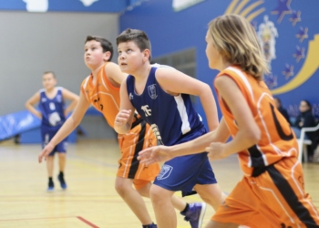 Imágen de uno de los partidos que disputaron los equipos del Decano de la LEB Oro