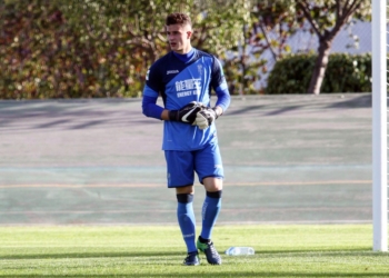 Marcellán, con la elástica del Granada B.