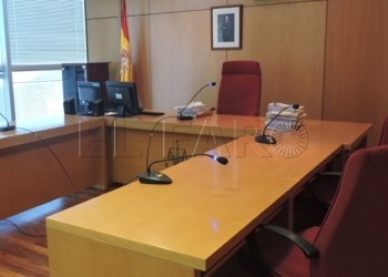 Piden un año de cárcel para un acusado de amenazar a su mujer con “quemarla viva”