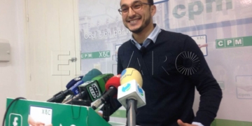 CpM tacha de “insultante” la visita de Méndez de Vigo y critica que no se reuniera con los docentes
