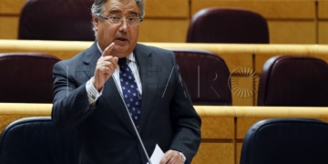 GRA422. MADRID, 09/05/2017.- El ministro del Interior, Juan Ignacio Zoido, durante su intervenciÛn en la sesiÛn de control al Gobierno, esta tarde en el pleno del Senado. EFE/Mariscal