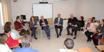 Díaz Melguizo (en el centro, foto superior) mantuvo una reunión en Melilla.