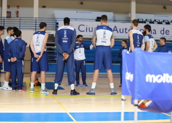 La plantilla del Decano ya ha comenzado a preparar el partido del próximo domingo, a domicilio, frente al Sammic Hostelería