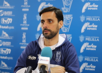 Alejandro Alcoba, durante su comparecencia ante los medios de comunicación en la previa del partido frente al Levitec Huesca.