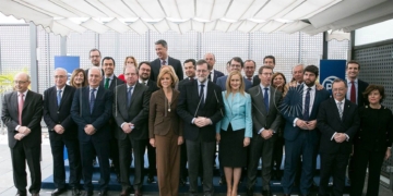 Imbroda acude a un encuentro del PP, tras el que se descarta perdonar la deuda a algunas regiones