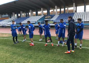 Jugadores de la primera plantilla unionista, en su trabajo de ayer.