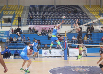 Mario Junior, en uno de sus remates del pasado sábado.