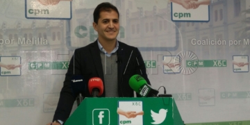 Bussian acusa a la consejera de Cultura de “faltar a la verdad” sobre el personal externo