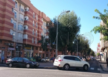 Dos jóvenes detenidos por intentar forzar un camión en la calle La Legión