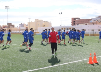 La escuadra que dirige Manolo Herrero comenzó ayer a preparar el trascendental partido que va a disputar el próximo domingo en el terreno de juego del Recreativo de Huelva.