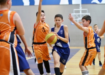 Imagen de uno de los partidos de los equipos base del Decano de la LEB.