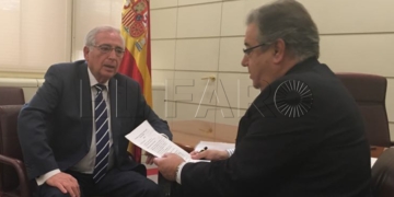 Imbroda solicita a Zoido una compensación económica para los agentes de la frontera