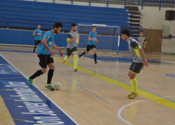 Kiko, jugador del Melistar FS, con el balón.