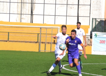 El centrocampista Ramón, en una de las jugadas con la Peña Real Madrid.
