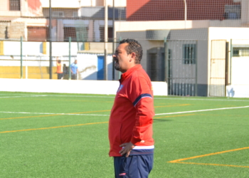 Ahmed Dris, técnico del Rusadir, en el campo federativo de La Espiguera.