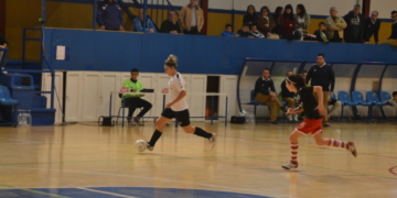 María Soto, a la izquierda, es una de las máximas goleadoras de la escuadra melillense