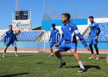 El colegiado madrileño, en uno de los partidos en los que dirigió a la escuadra melillense.