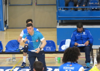 David Sánchez, entrenador del CV Melilla, en uno de los partidos jugadores en el pabellón Javier Imbroda.