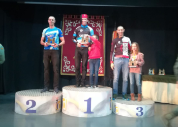 El deportista melillense, en el momento de recoger su trofeo en tierras caballas.