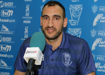 El base del Melilla Baloncesto, en la rueda de prensa oficial.