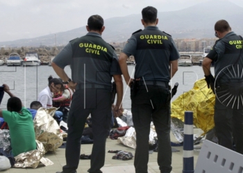 La policía marroquí hace una redada y recoge a 18 emigrantes en bosques
