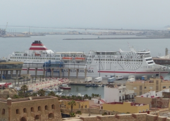 Mateo afirma que se está estudiando la unión en barco entre Melilla y Marruecos