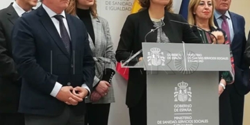 Velázquez critica la “irresponsable” ausencia de los consejeros socialistas en la Conferencia Médica