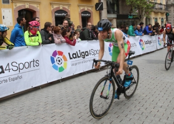El domingo, las calles de nuestra ciudad volverán a vibrar con los participantes en esta prueba de la Copa de Europa de Triatlón.