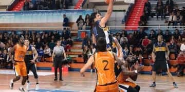 Imagen del partido disputado el viernes en Huelva y que terminó con victoria del equipo colegial melillense