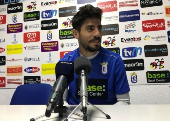 Juanma Espinosa, durante la rueda de prensa que se llevó a cabo en la matinal de ayer jueves en el estadio Álvarez Claro’.