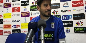 Juanma Espinosa, durante la rueda de prensa que se llevó a cabo en la matinal de ayer jueves en el estadio Álvarez Claro’.