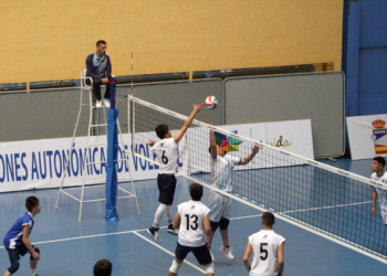El combinado cadete espera sumar hoy su primera victoria en la competición.