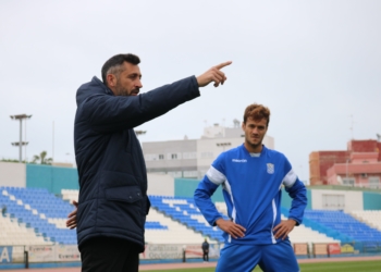 El primer entrenador de la escuadra local, en una de las sesiones de esta semana.