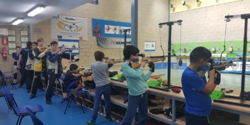 Línea de tirada de los deportistas de la Federación Melillense de Tiro Olímpico