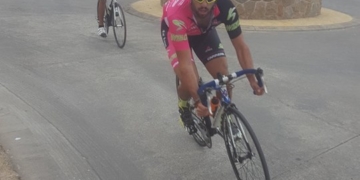 Ciclistas melillenses, en plena competición ciclista.
