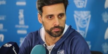 A Alejandro Alcoba, técnico del conjunto melillense, le preocupa el ambiente ACB que van a vivir en la cancha manresana, con más de 5.000 aficionados en contra.