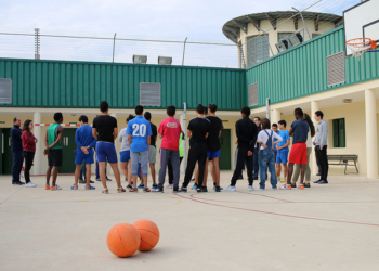 Almazán y Samb visitan 	el CEMI ‘Ciudad de Melilla’