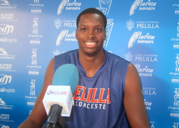 Mamadou Samb, en la rueda de prensa oficial del club.