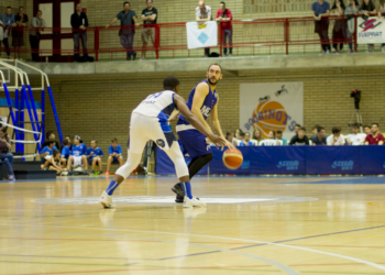 Dani Rodríguez, en una de las jugadas del partido