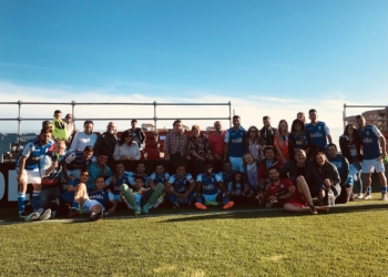 La plantilla unionista se hizo una foto con los aficionados melillenses que estuvieron en el partido