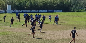 Jugada de uno de los partidos que se disputaron.