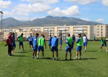 Jugadores de la primera plantilla unionista, en su trabajo de ayer.